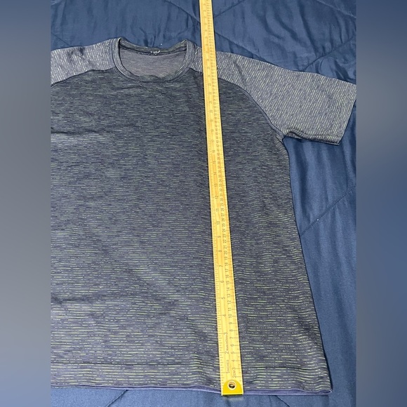 Lululemon Athletica Dark Blue with Green Tee - Picture 3 of 5
